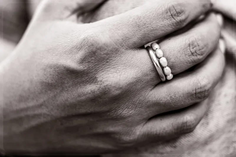 Worn Comfort: The Psychology of Jewellery as Personal Refuge