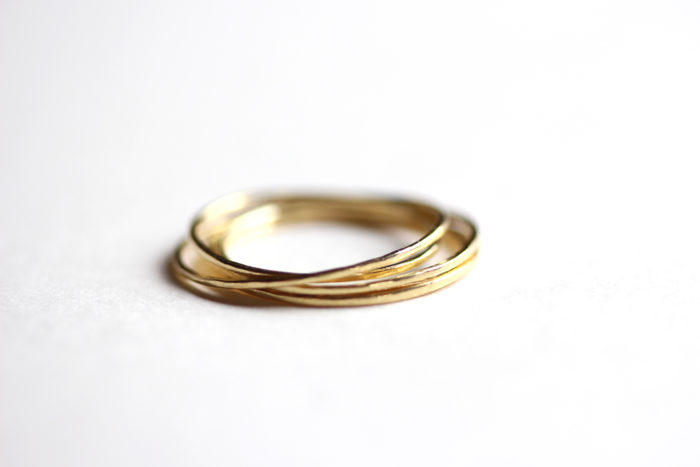 18K gold skinny ring